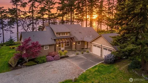 725 N Sunset Drive Camano Island WA 98282