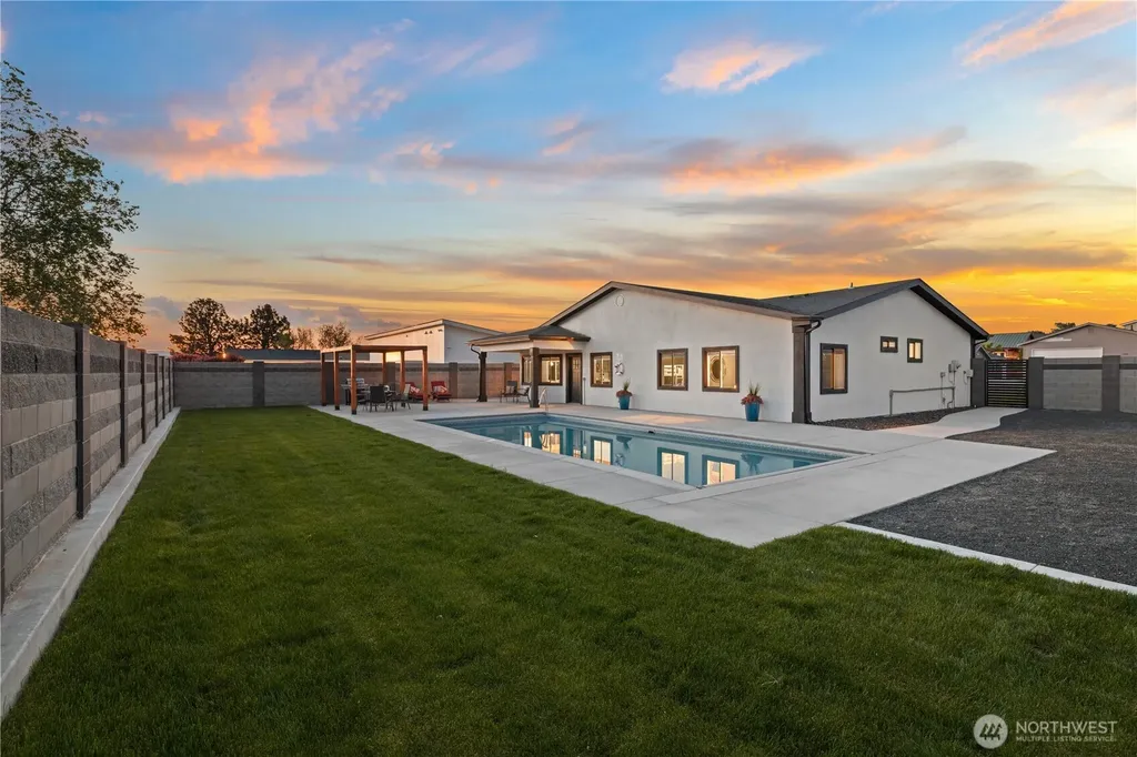 416 Edgewater Way SW Mattawa WA 99349