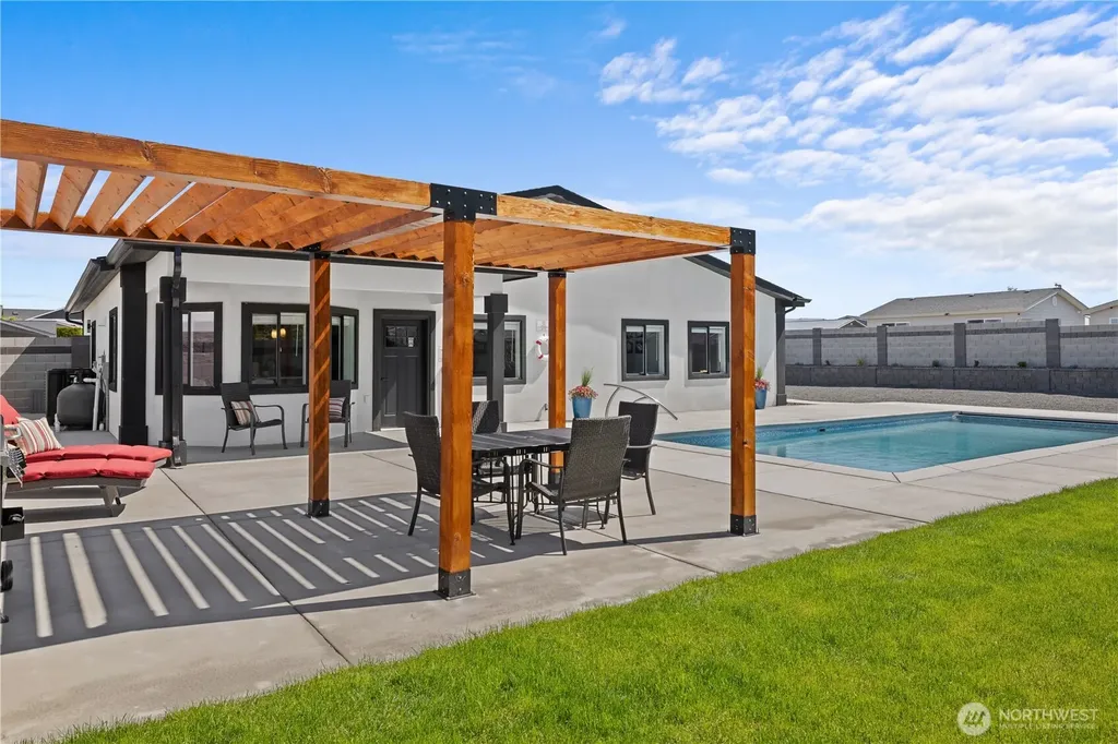 416 Edgewater Way SW Mattawa WA 99349