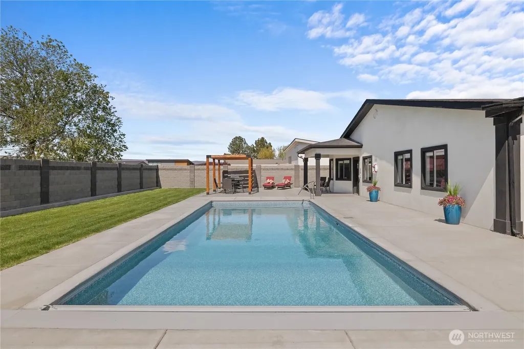 416 Edgewater Way SW Mattawa WA 99349
