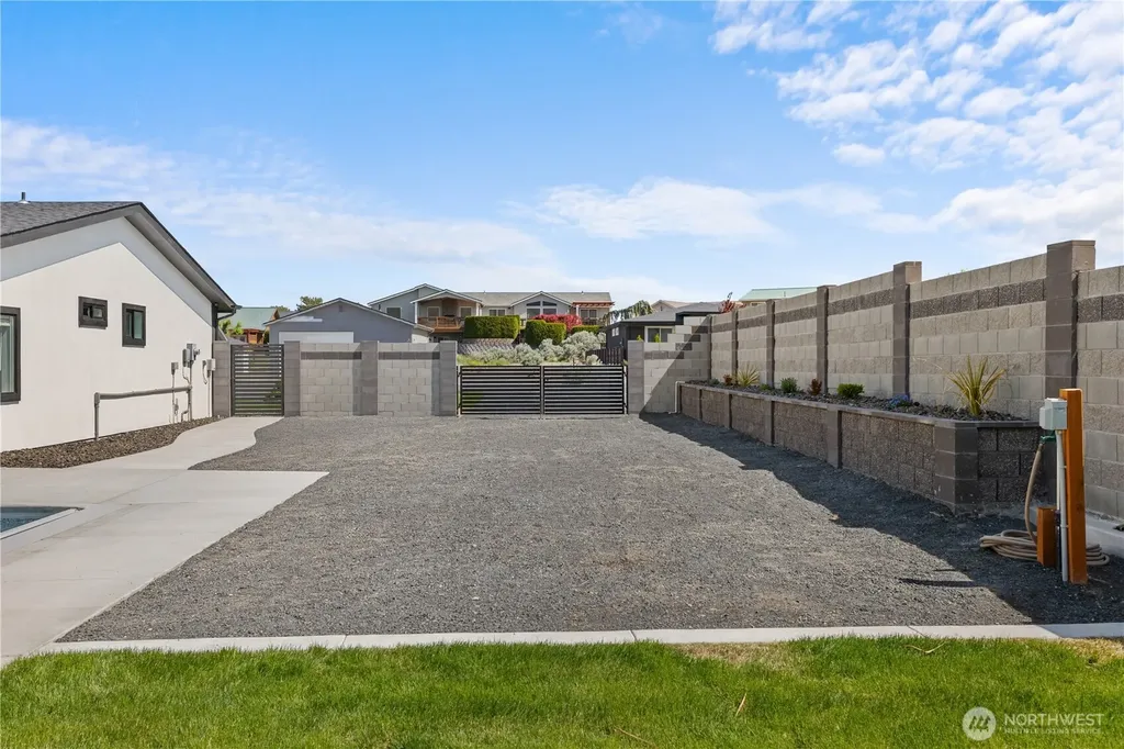 416 Edgewater Way SW Mattawa WA 99349