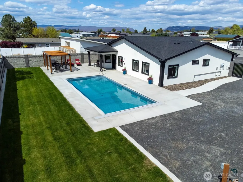 416 Edgewater Way SW Mattawa WA 99349