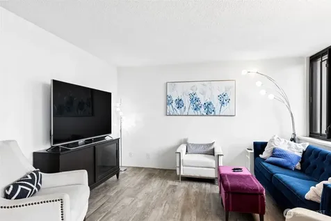 2100 3rd Avenue Seattle WA 98121