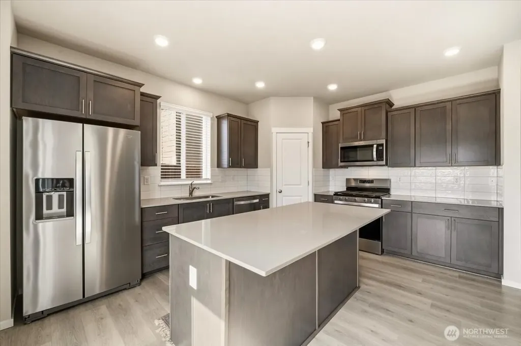 1106 SW Pendleton Way Port Orchard WA 98367
