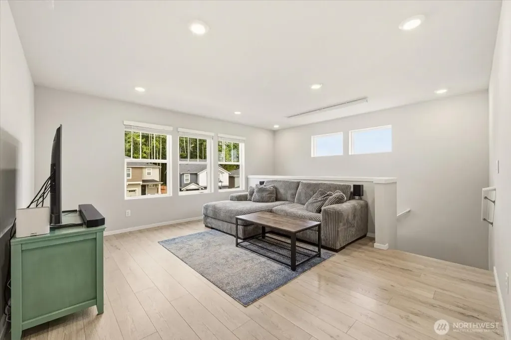 1106 SW Pendleton Way Port Orchard WA 98367