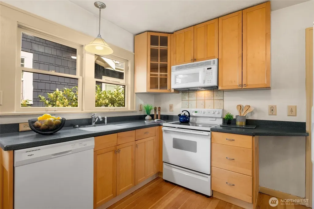 1018 NE 62nd Street Seattle WA 98115