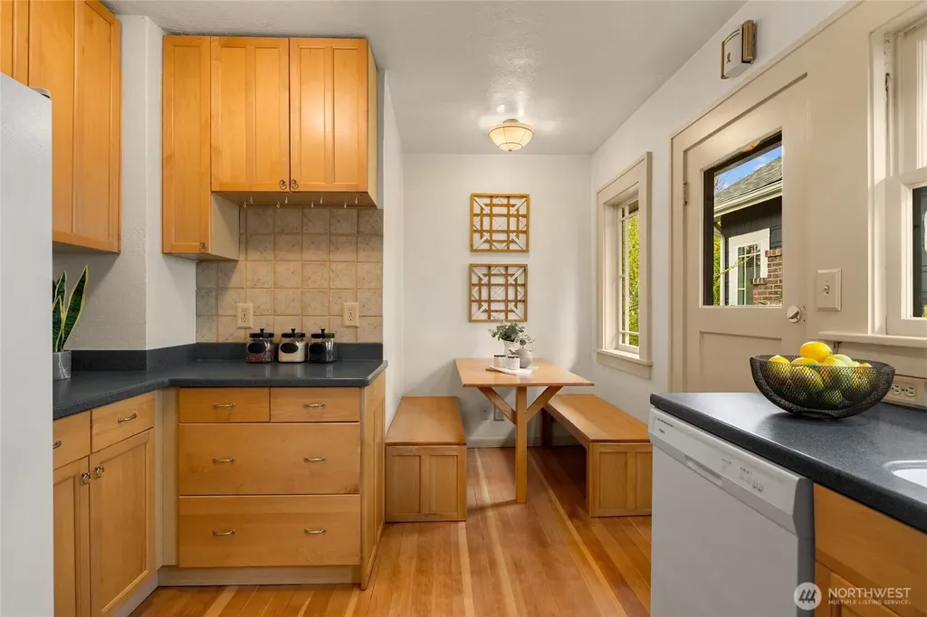 1018 NE 62nd Street Seattle WA 98115