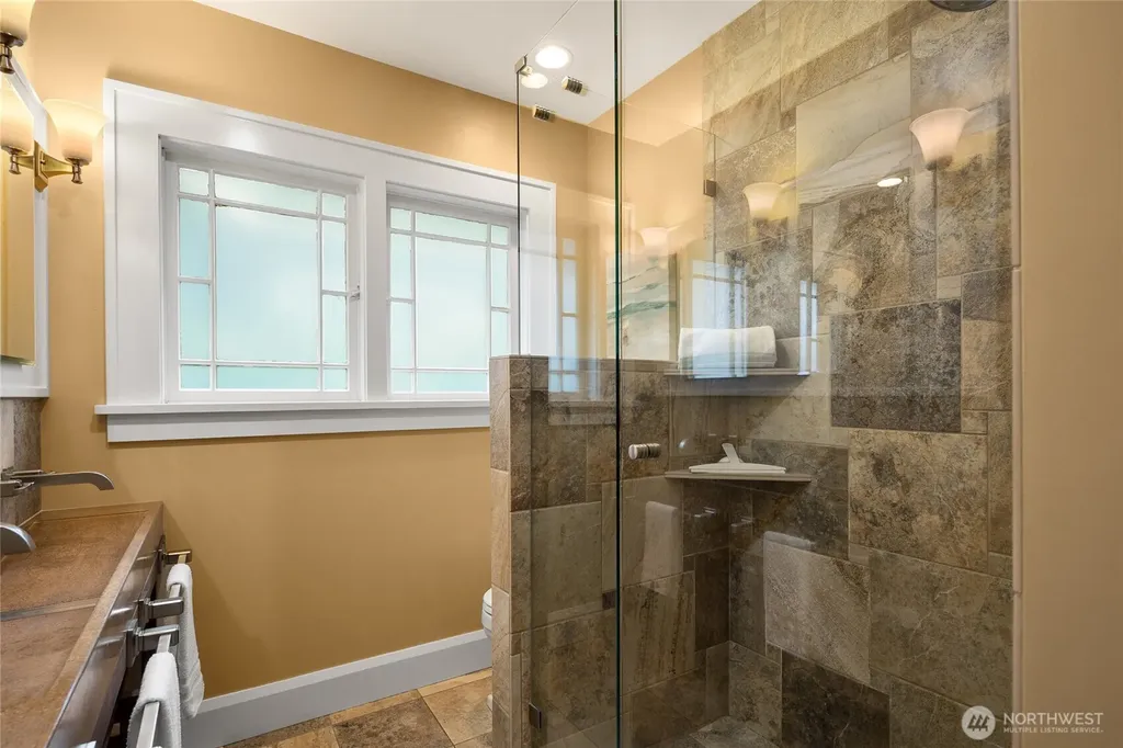 1018 NE 62nd Street Seattle WA 98115