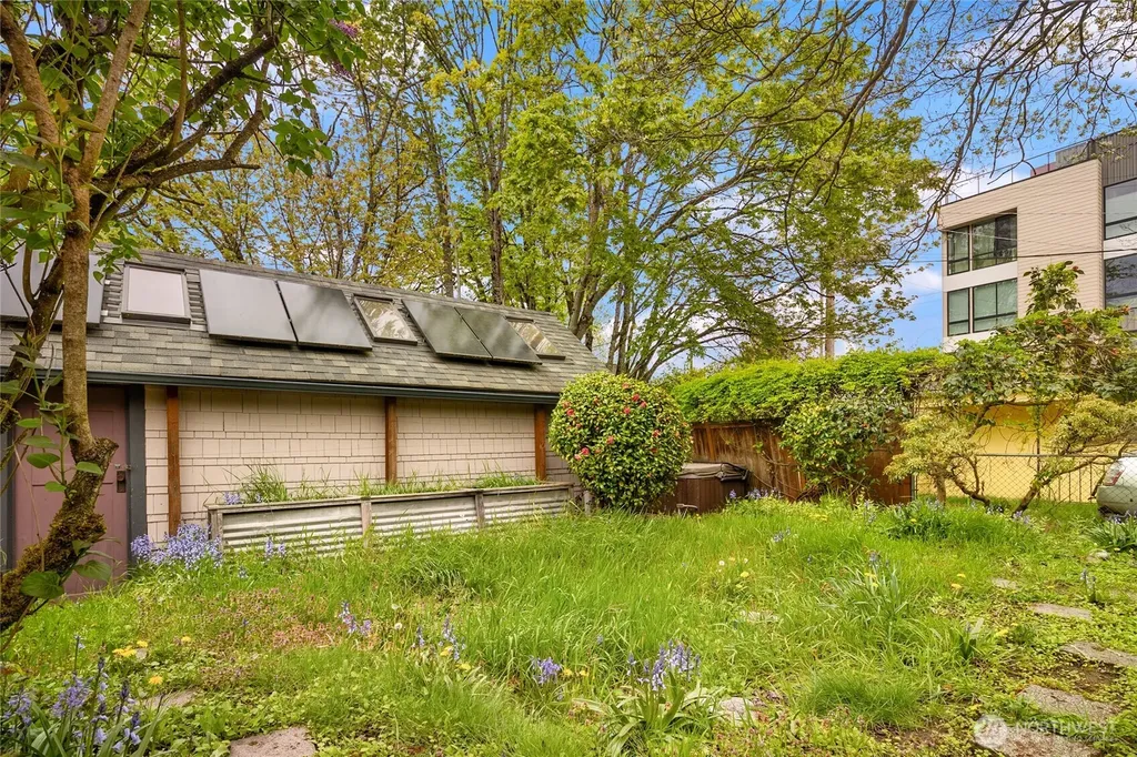 1018 NE 62nd Street Seattle WA 98115