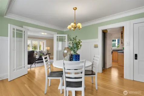 1018 NE 62nd Street Seattle WA 98115
