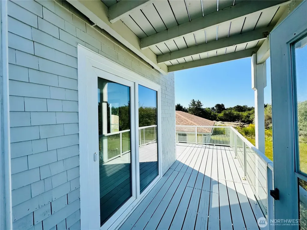 271 Sand Dune Avenue NW Ocean Shores WA 98569