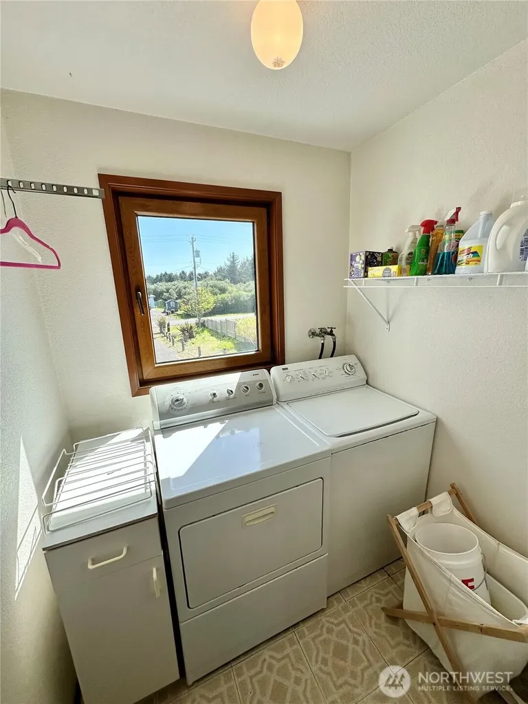 271 Sand Dune Avenue NW Ocean Shores WA 98569