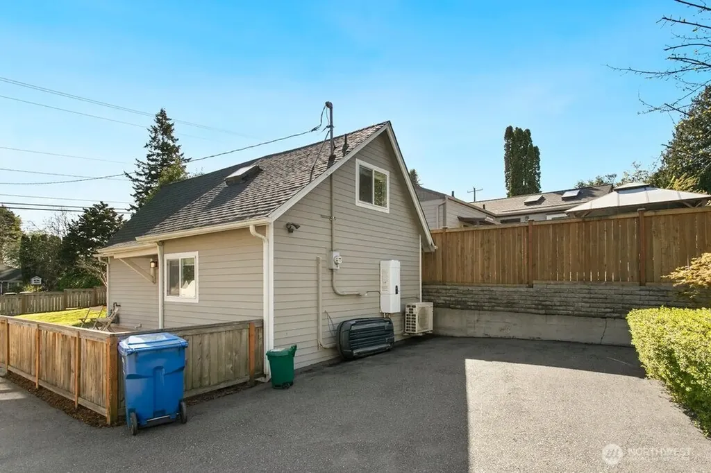 3710 SW 106th Street Seattle WA 98146