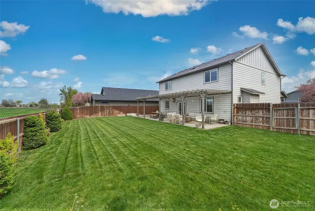 1470 SW Greeley College Place WA 99324