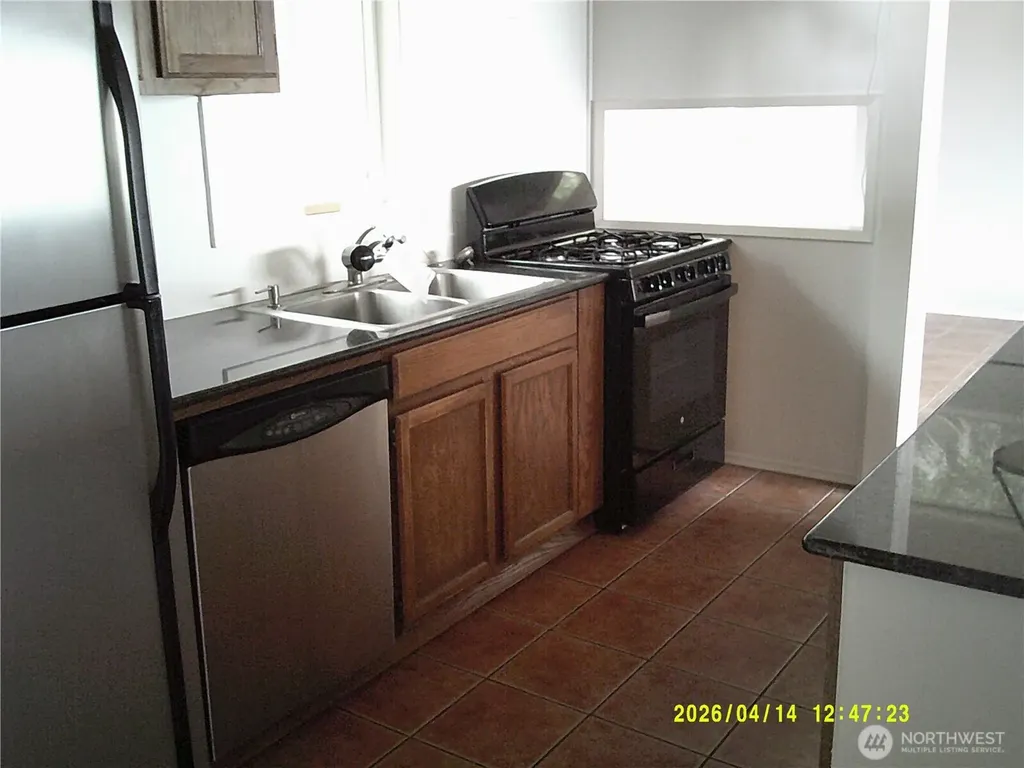 562 Pebble Beach Drive Oak Harbor WA 98239