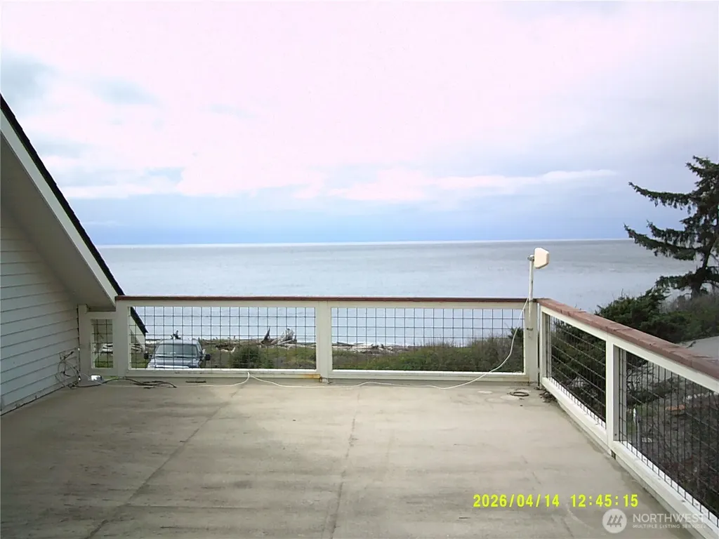 562 Pebble Beach Drive Oak Harbor WA 98239