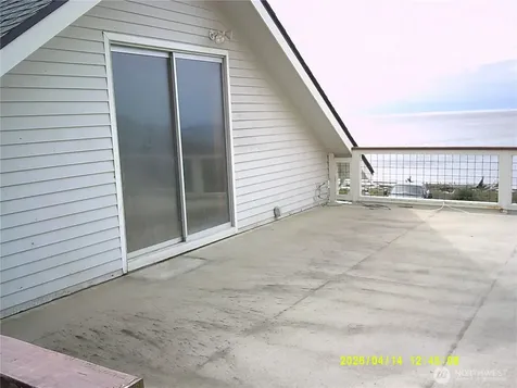 562 Pebble Beach Drive Oak Harbor WA 98239