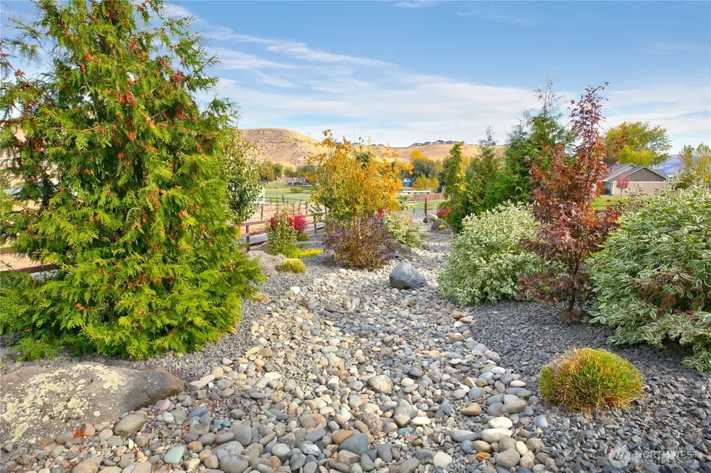 160 Horseshoe Lane Selah WA 98942