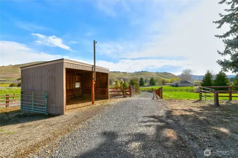 160 Horseshoe Lane Selah WA 98942