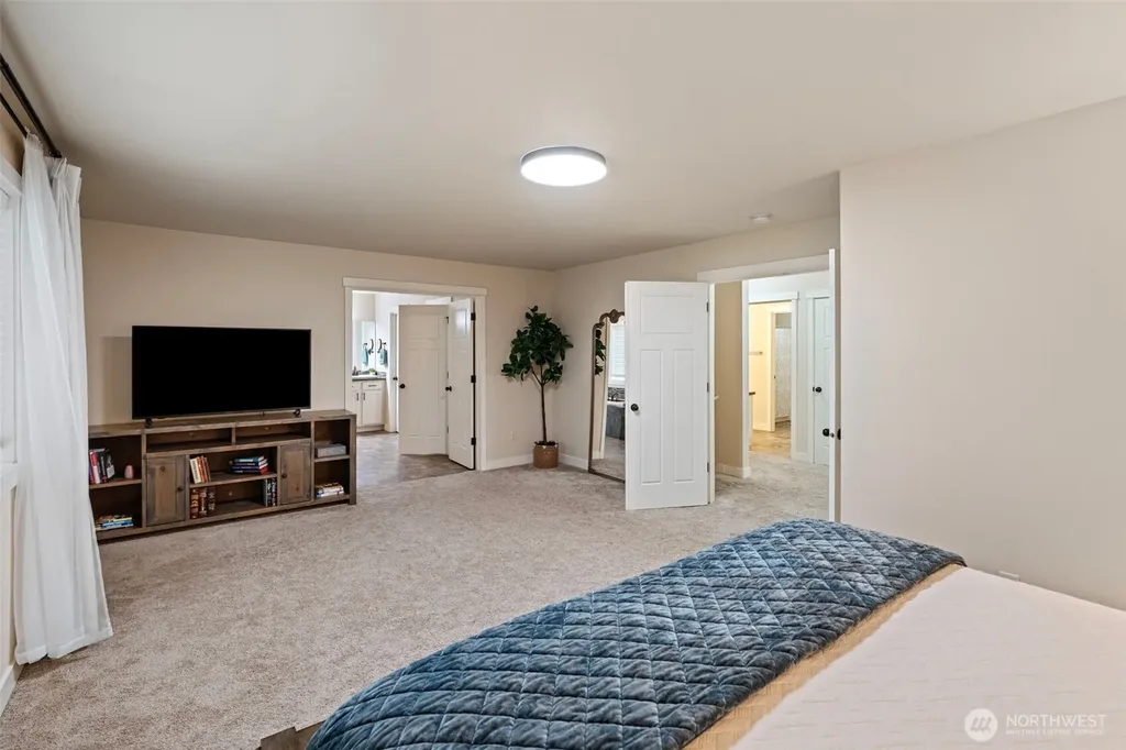 901 SW Norpoint Court Port Orchard WA 98367