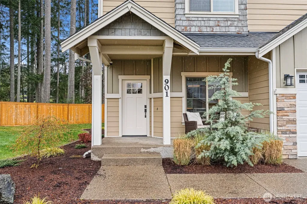 901 SW Norpoint Court Port Orchard WA 98367