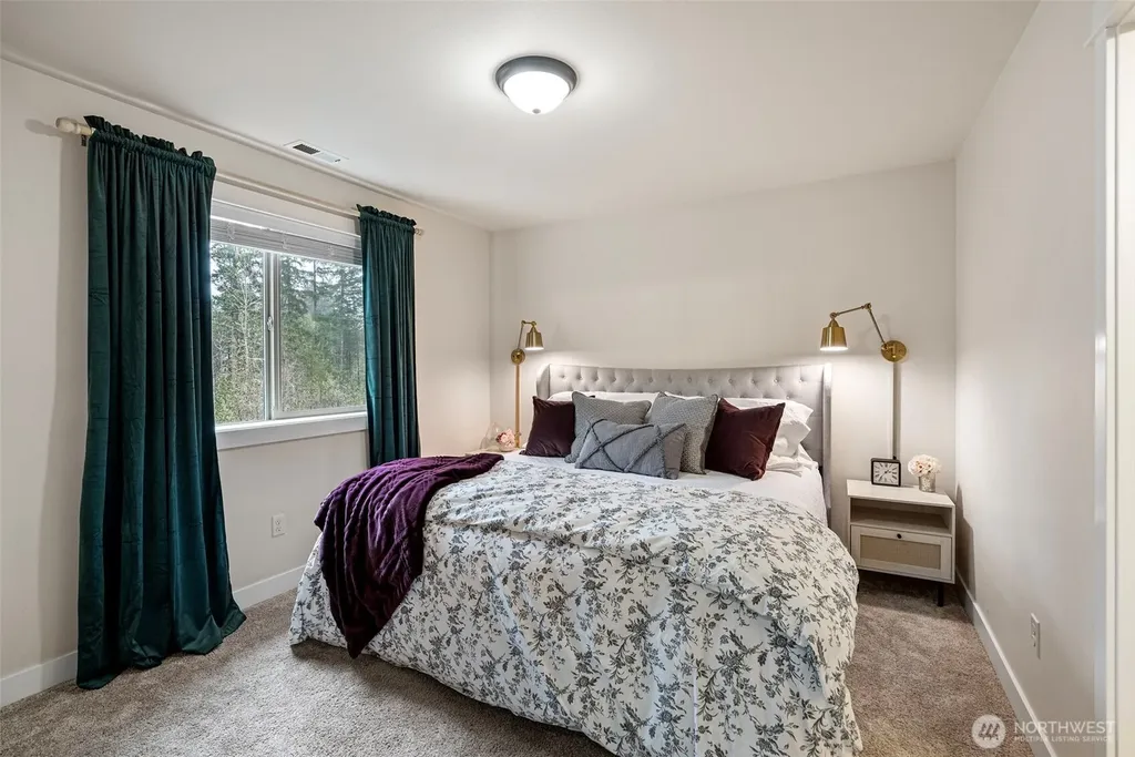 901 SW Norpoint Court Port Orchard WA 98367