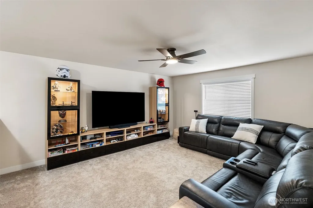 901 SW Norpoint Court Port Orchard WA 98367