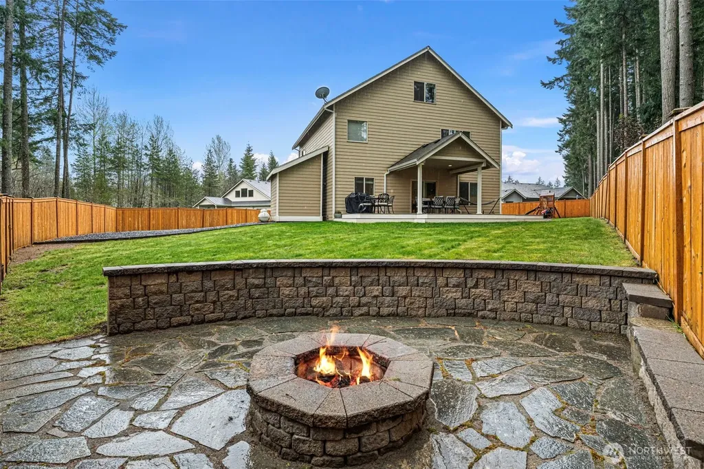 901 SW Norpoint Court Port Orchard WA 98367