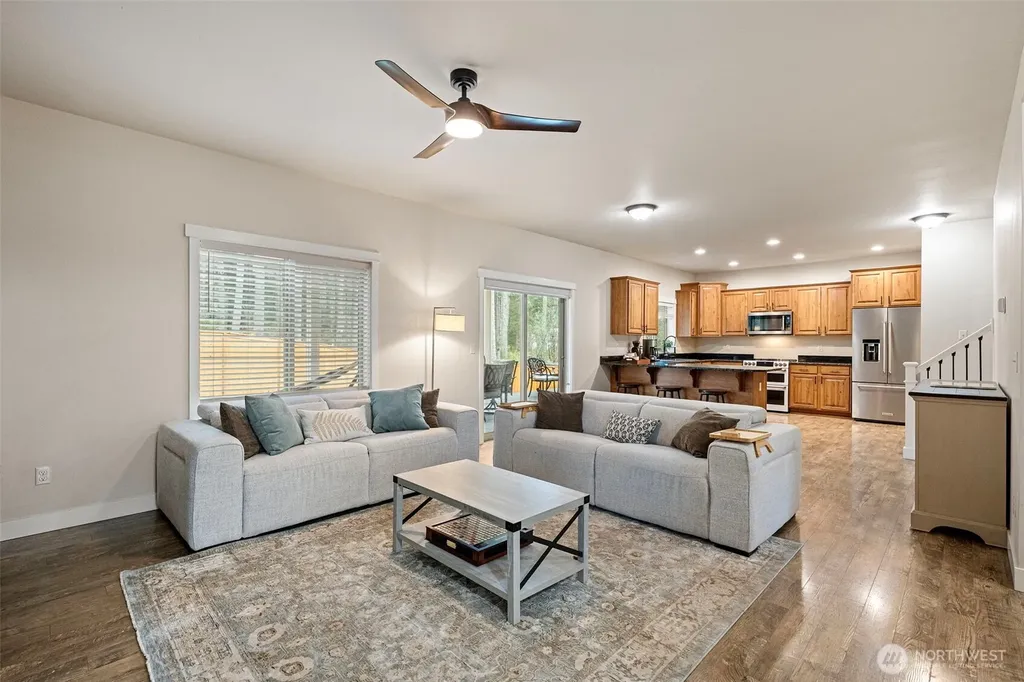 901 SW Norpoint Court Port Orchard WA 98367