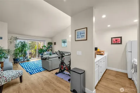 2949 76th Avenue SE Mercer Island WA 98040