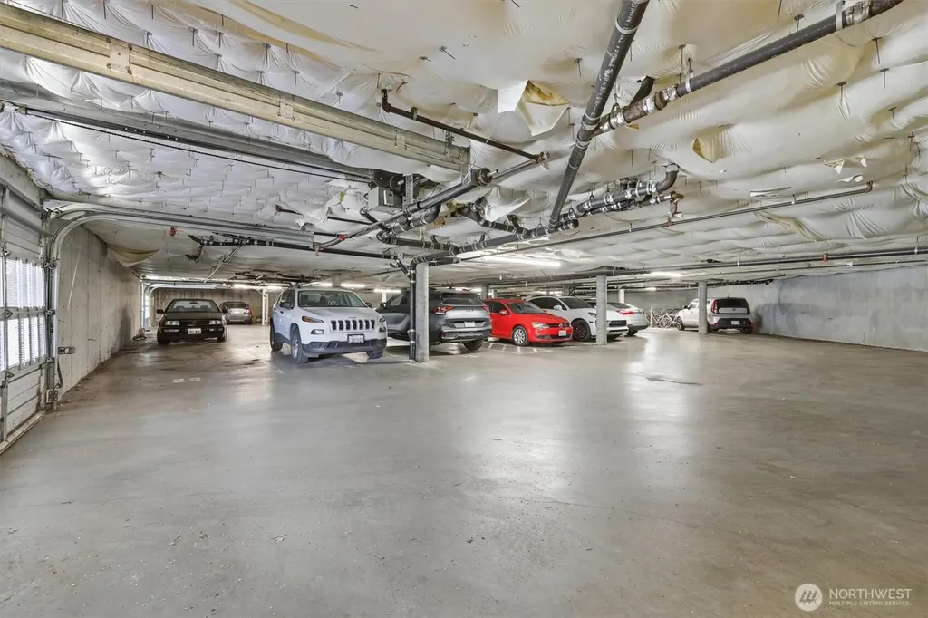 8320 Lake City Way NE Seattle WA 98115