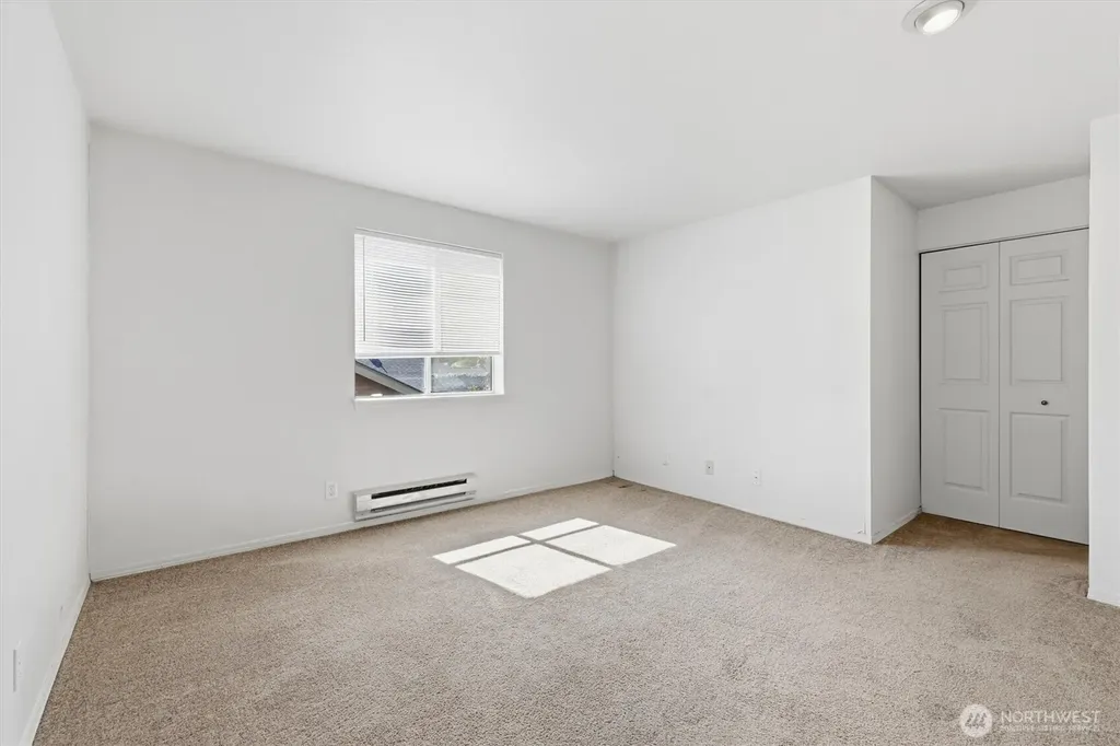 8320 Lake City Way NE Seattle WA 98115