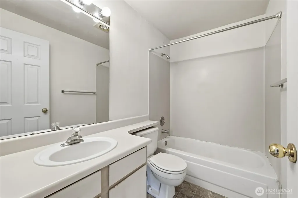 8320 Lake City Way NE Seattle WA 98115