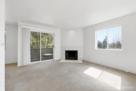 8320 Lake City Way NE Seattle WA 98115