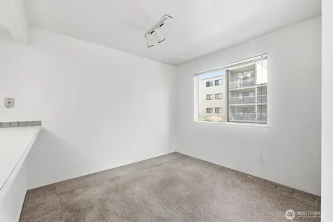8320 Lake City Way NE Seattle WA 98115