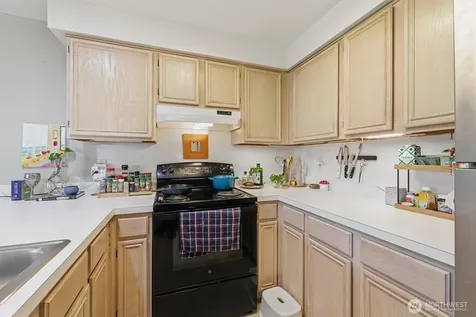 8320 Lake City Way NE Seattle WA 98115
