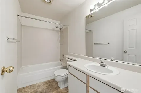 8320 Lake City Way NE Seattle WA 98115