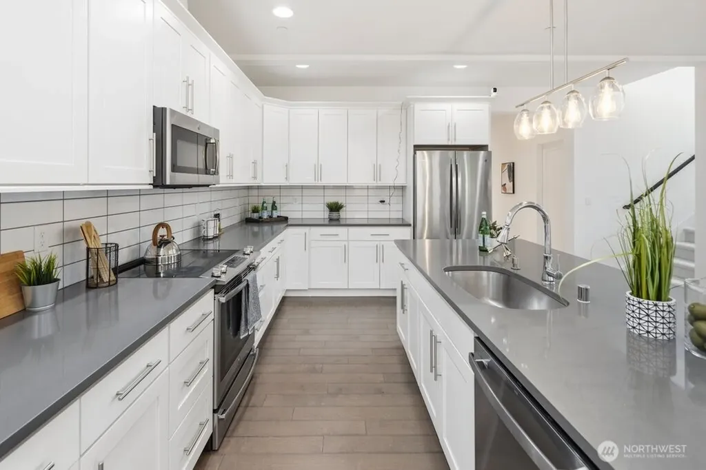 16431 Sylvester Road SW Burien WA 98166