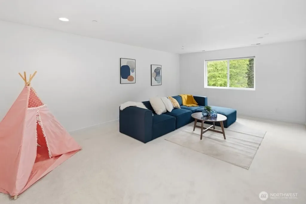 16431 Sylvester Road SW Burien WA 98166