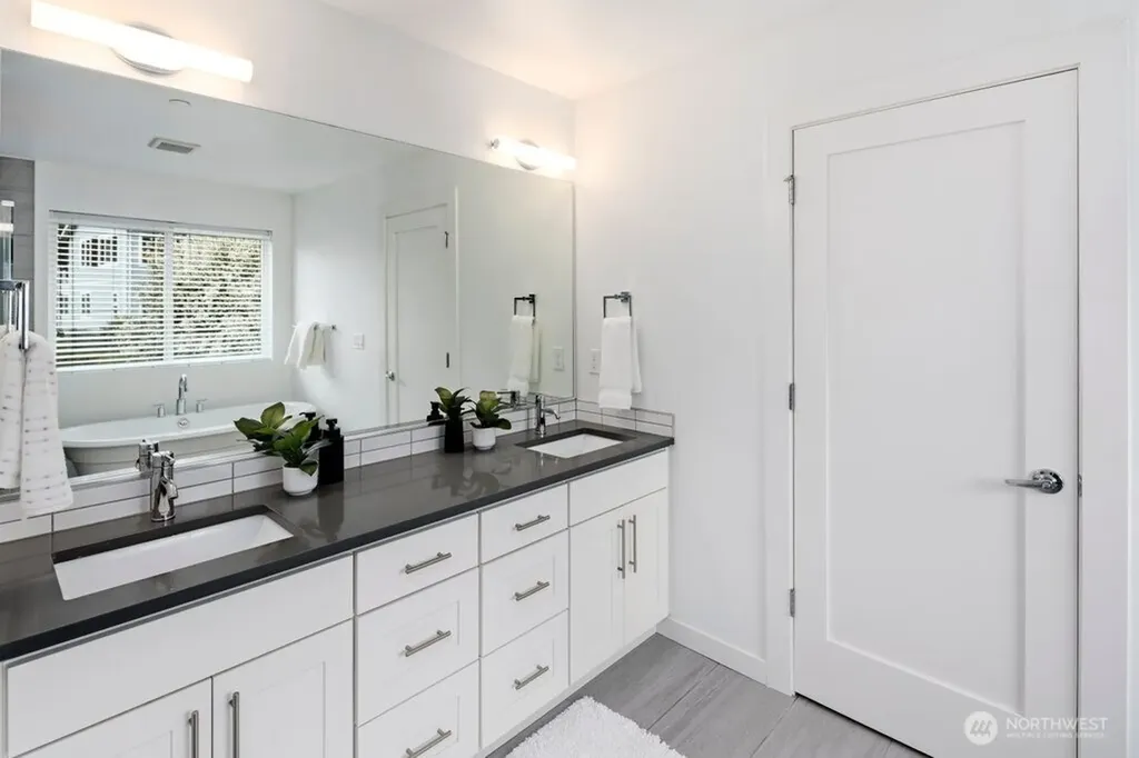 16431 Sylvester Road SW Burien WA 98166