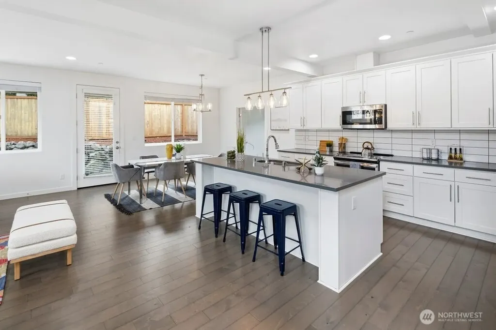 16431 Sylvester Road SW Burien WA 98166