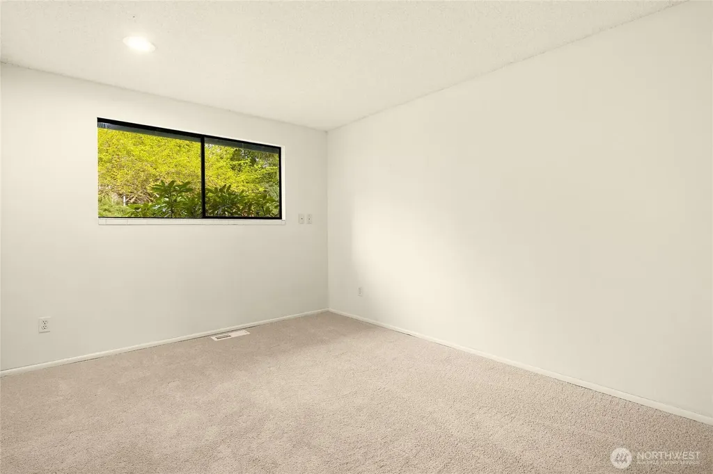 12511 37th Avenue NE Seattle WA 98125