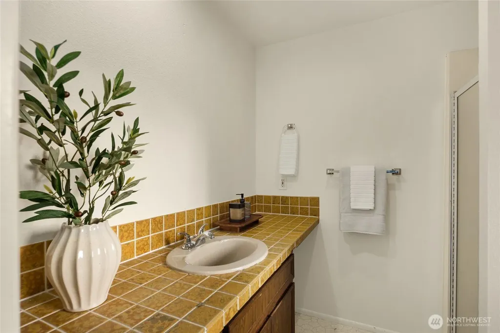 12511 37th Avenue NE Seattle WA 98125