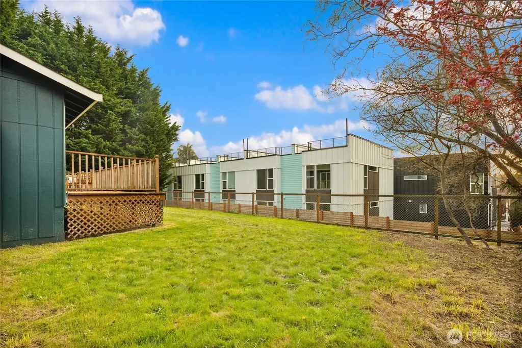 12511 37th Avenue NE Seattle WA 98125