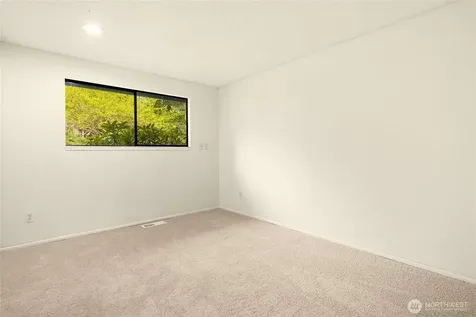 12511 37th Avenue NE Seattle WA 98125