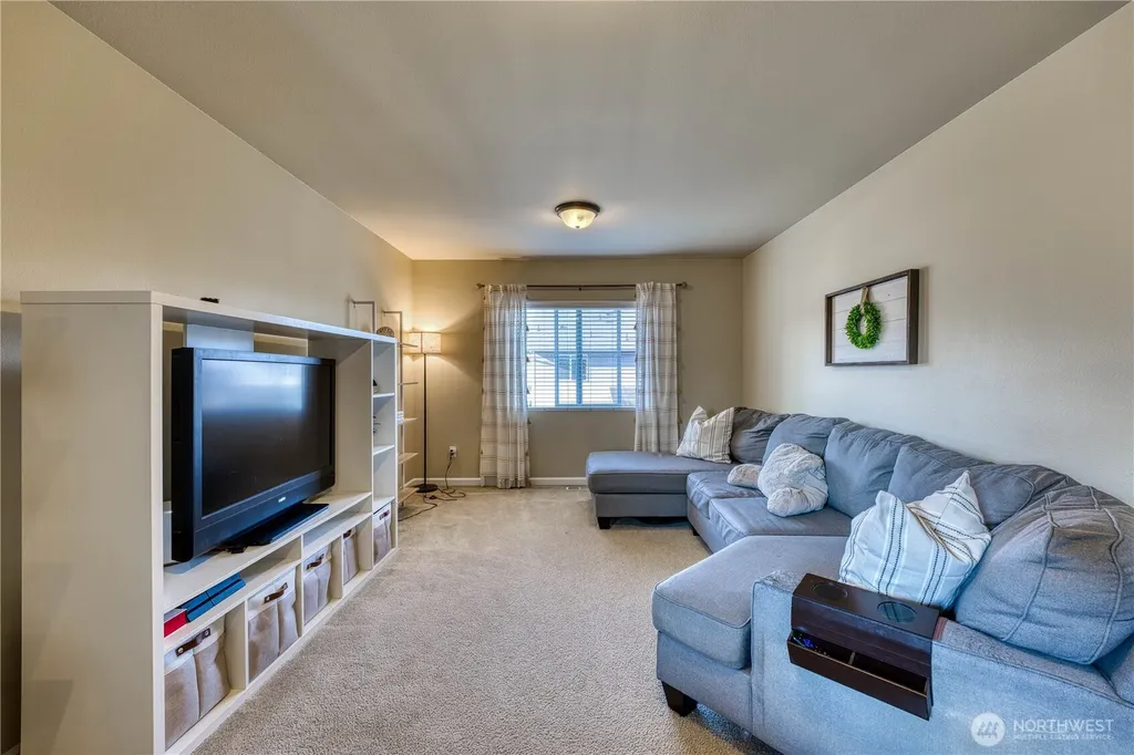 3523 181st Street E Tacoma WA 98446