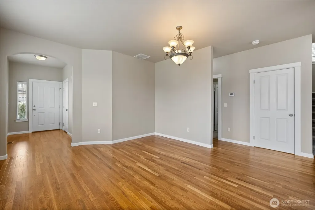18623 111th Avenue E Puyallup WA 98374