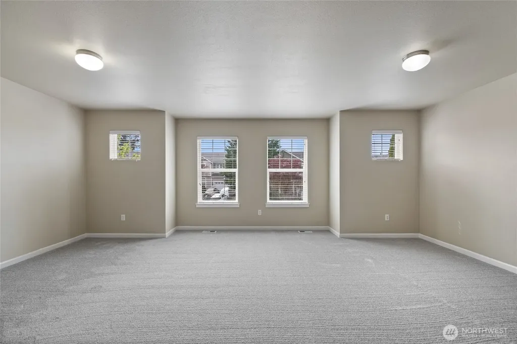 18623 111th Avenue E Puyallup WA 98374