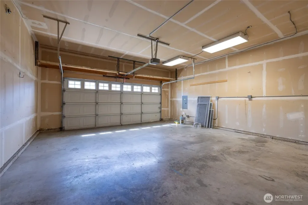 18623 111th Avenue E Puyallup WA 98374