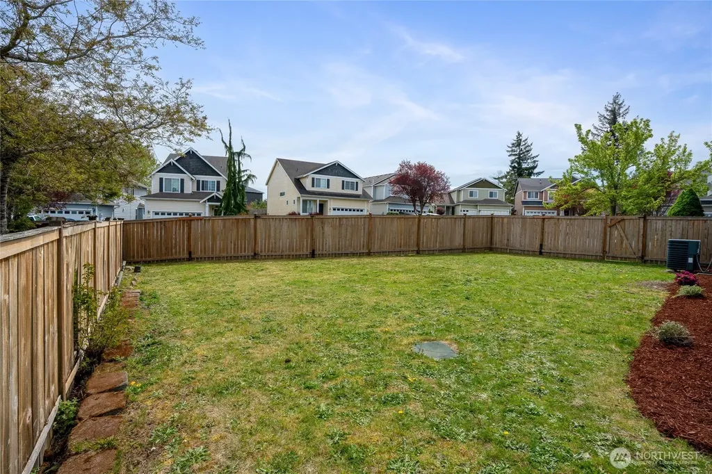18623 111th Avenue E Puyallup WA 98374